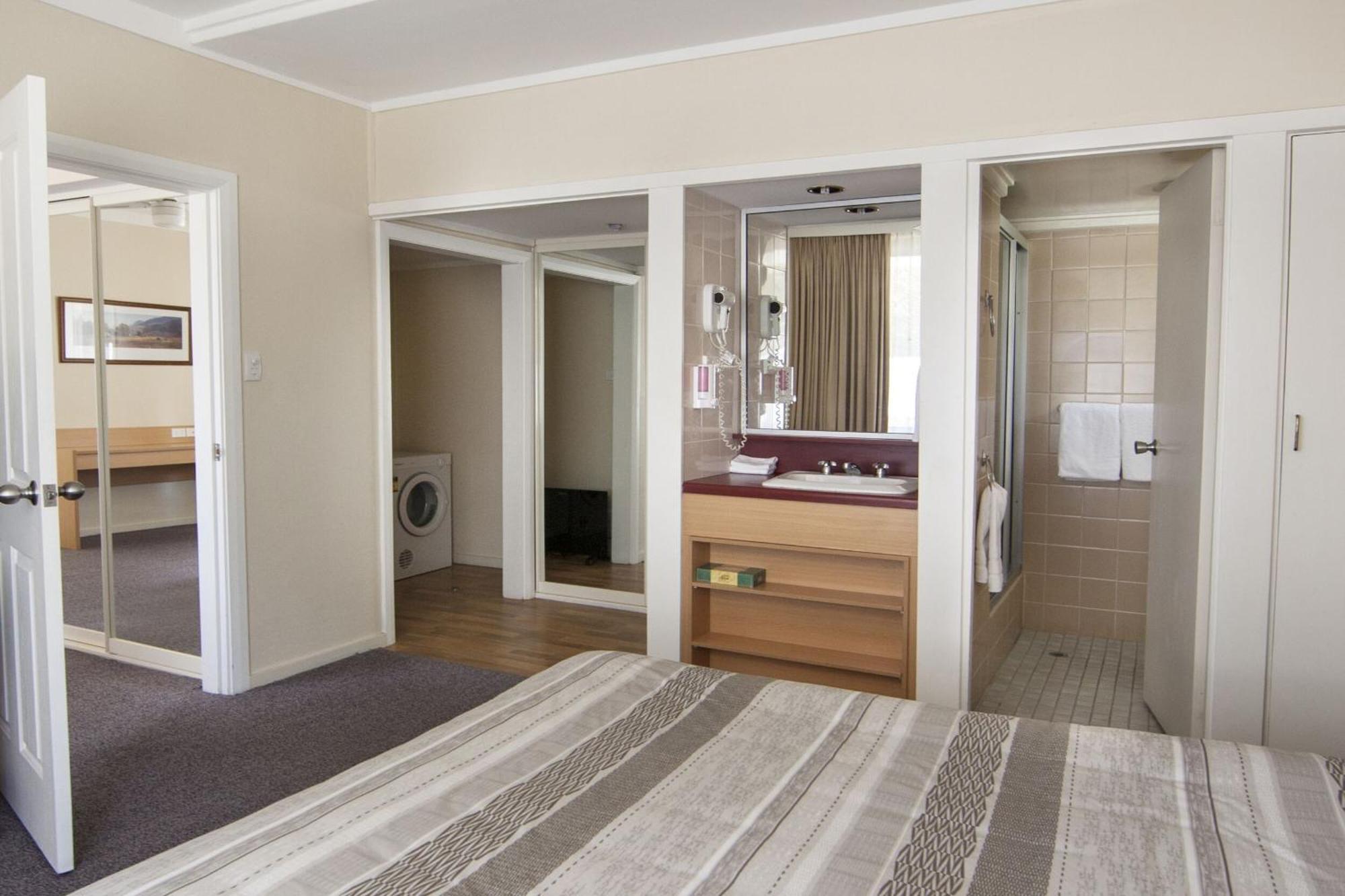 Redhill Cooma Motor Inn Zewnętrze zdjęcie