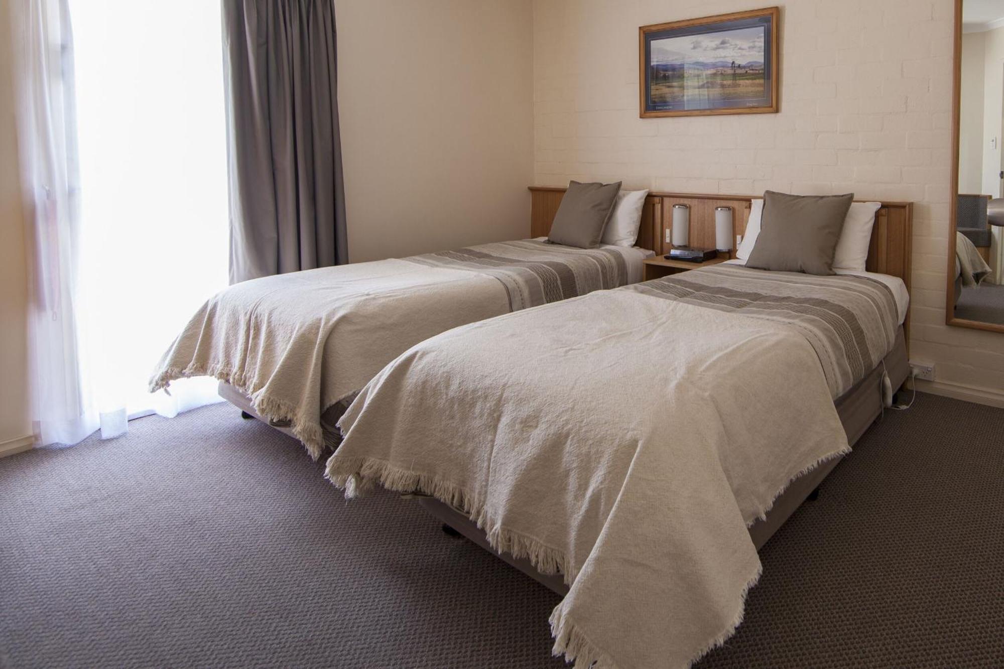 Redhill Cooma Motor Inn Zewnętrze zdjęcie