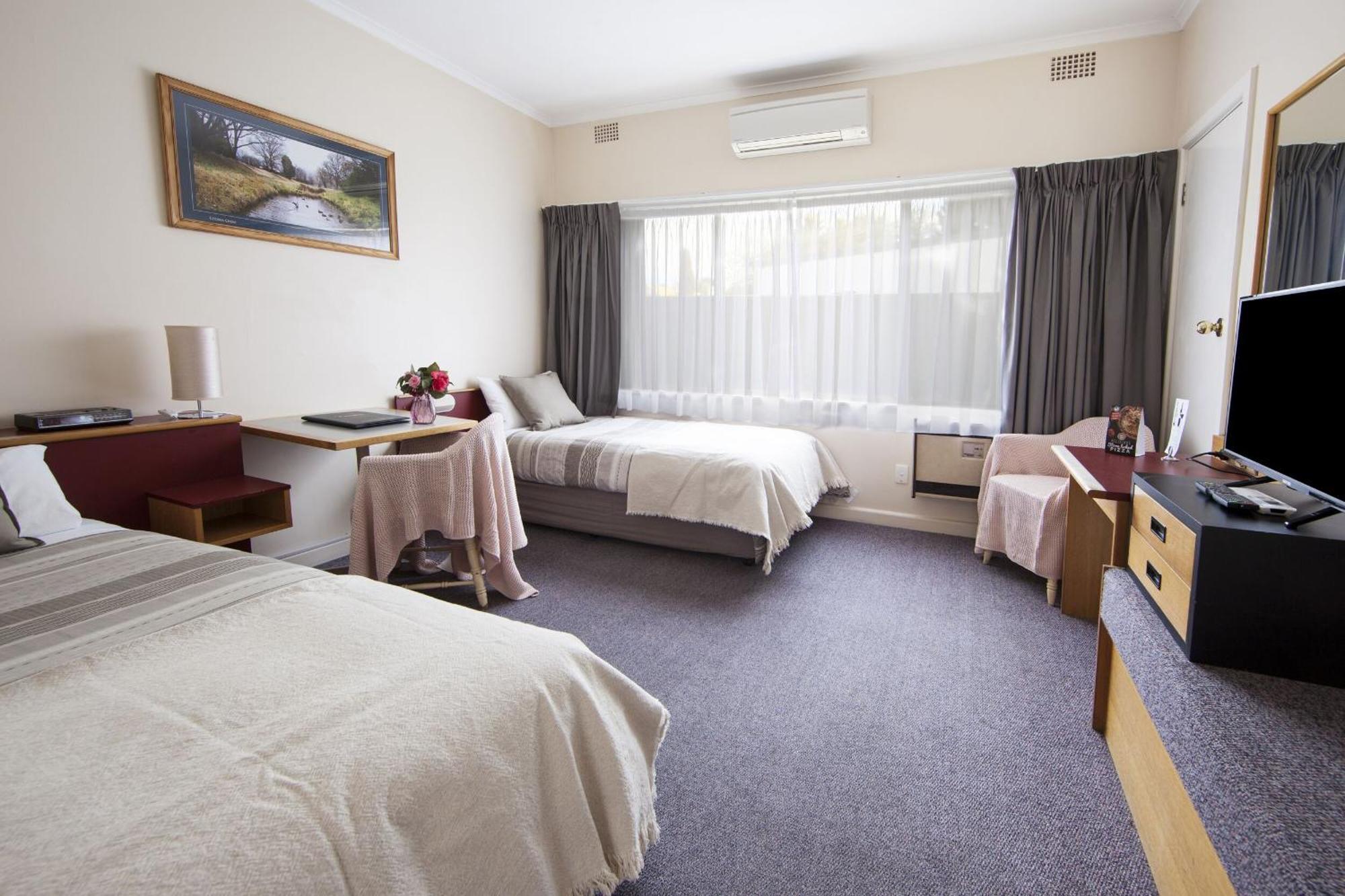 Redhill Cooma Motor Inn Zewnętrze zdjęcie