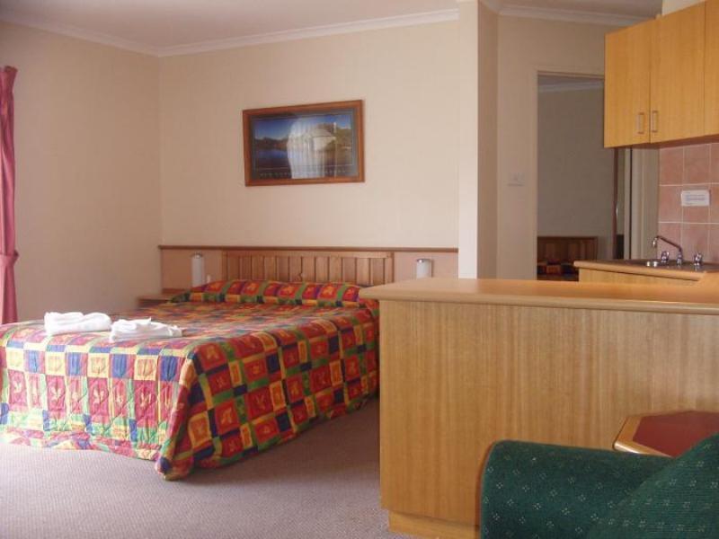 Redhill Cooma Motor Inn Zewnętrze zdjęcie