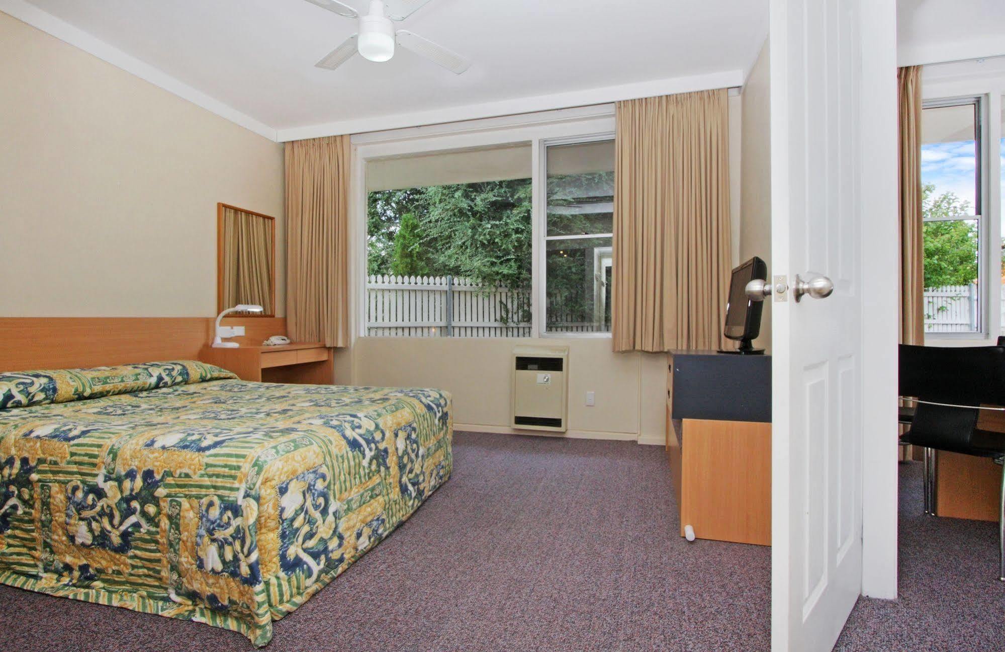 Redhill Cooma Motor Inn Zewnętrze zdjęcie